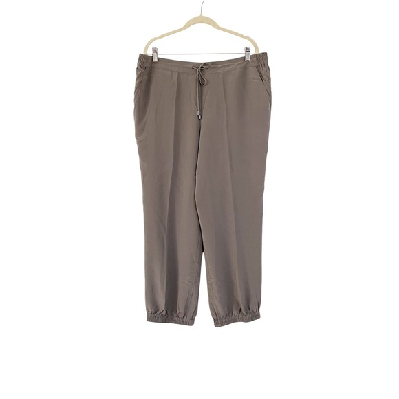 GO by GO SILK Parachute Capri Jogger Pant Carbon Size XL NWT - Picture 4 of 5